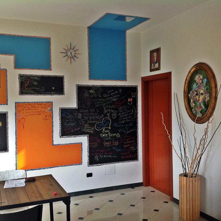 אלברובלו Art Rooms Joyful People מראה חיצוני תמונה